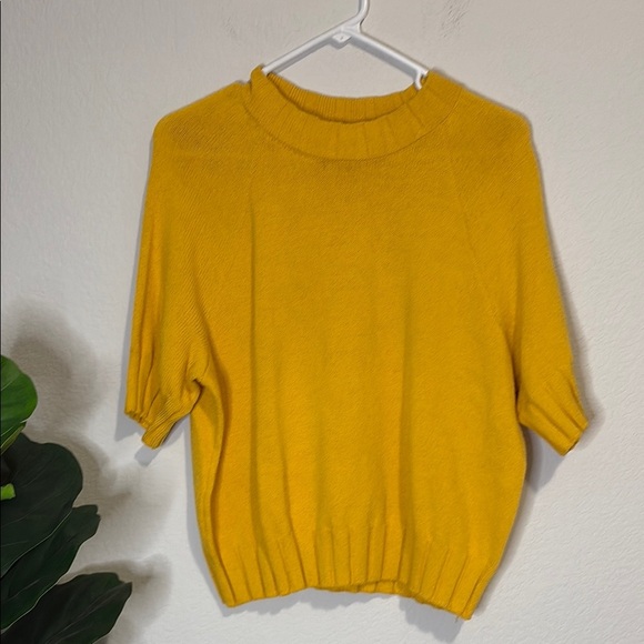 St. John Sport Vibrant Yellow Knit Top - Picture 1 of 4